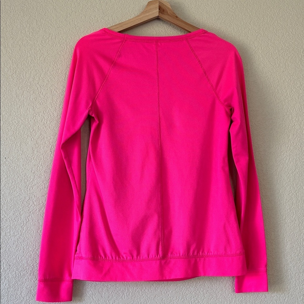 Tek Gear Hot Pink Long Sleeve Activewear Pullover. - Picture 3 of 4